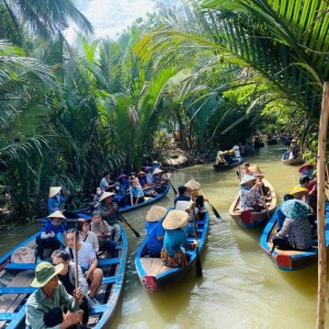 tour-long-lan-quy-phung